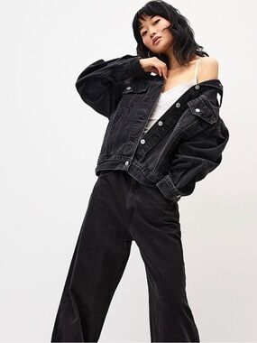 LEVI’S Black Denim Jacket